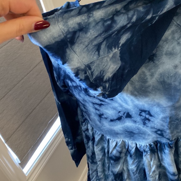 Baea Los Angeles tie dye sweater. BNWT - Picture 6 of 7